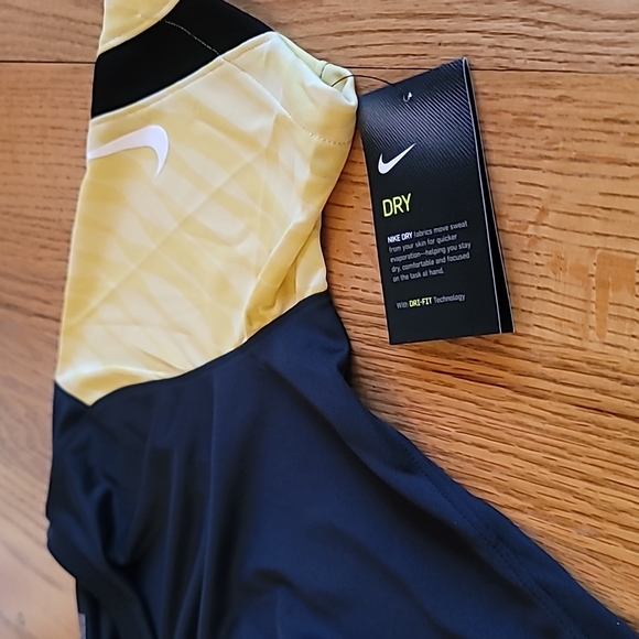 Women's Dri fit active shirt. - Picture 6 of 6